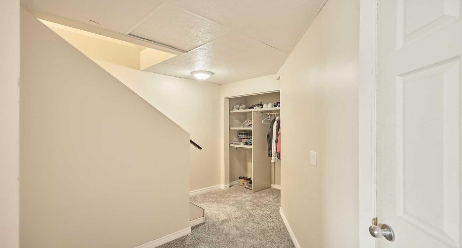 117 Douglas Ridge Circle, Calgary, Alberta T2Z 3C2, 5 Bedroom Bedrooms, 0 ,3 BathroomBathrooms,Residential,For Sale,Douglas Ridge,0,A2328269