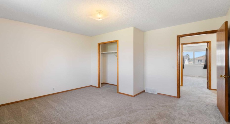 117 Douglasbank Way, Calgary, Alberta T2Z 1W4, 6 Bedroom Bedrooms, 0 ,4 BathroomBathrooms,Residential,For Sale,Douglasbank,0,A2328272