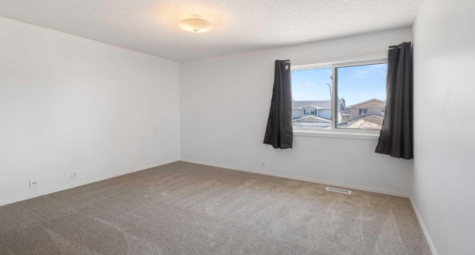 117 Douglasbank Way, Calgary, Alberta T2Z 1W4, 6 Bedroom Bedrooms, 0 ,4 BathroomBathrooms,Residential,For Sale,Douglasbank,0,A2328272