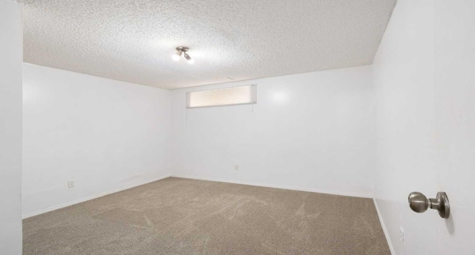117 Douglasbank Way, Calgary, Alberta T2Z 1W4, 6 Bedroom Bedrooms, 0 ,4 BathroomBathrooms,Residential,For Sale,Douglasbank,0,A2328272