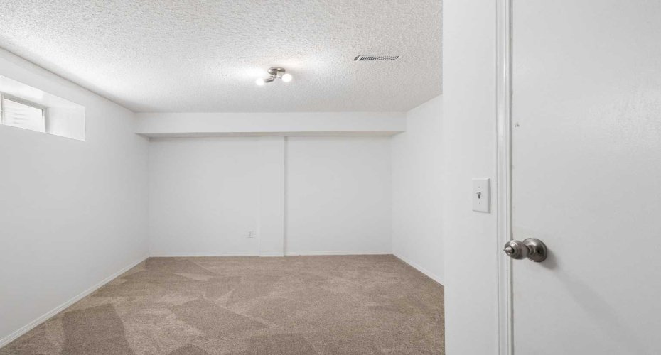 117 Douglasbank Way, Calgary, Alberta T2Z 1W4, 6 Bedroom Bedrooms, 0 ,4 BathroomBathrooms,Residential,For Sale,Douglasbank,0,A2328272