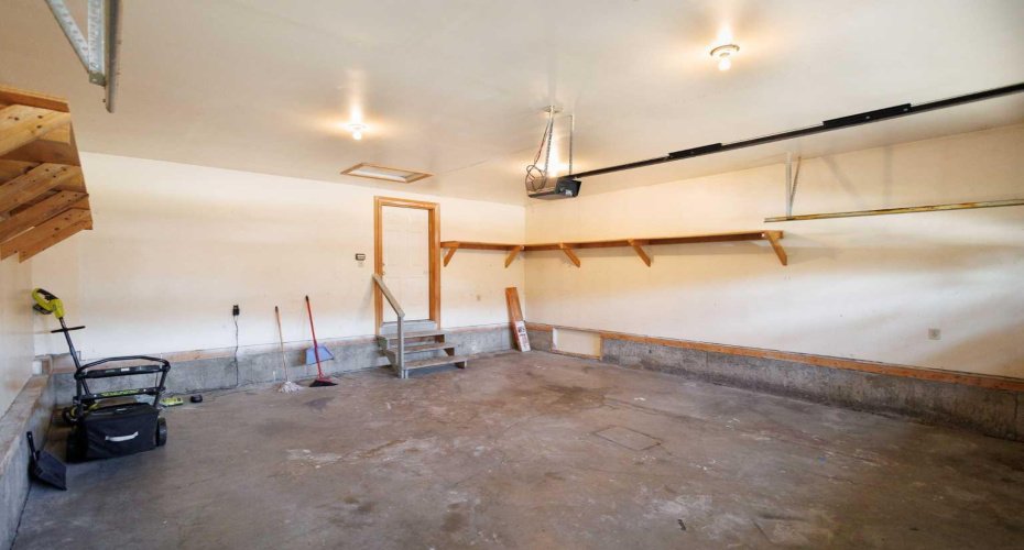117 Douglasbank Way, Calgary, Alberta T2Z 1W4, 6 Bedroom Bedrooms, 0 ,4 BathroomBathrooms,Residential,For Sale,Douglasbank,0,A2328272