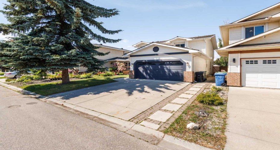 117 Douglasbank Way, Calgary, Alberta T2Z 1W4, 6 Bedroom Bedrooms, 0 ,4 BathroomBathrooms,Residential,For Sale,Douglasbank,0,A2328272