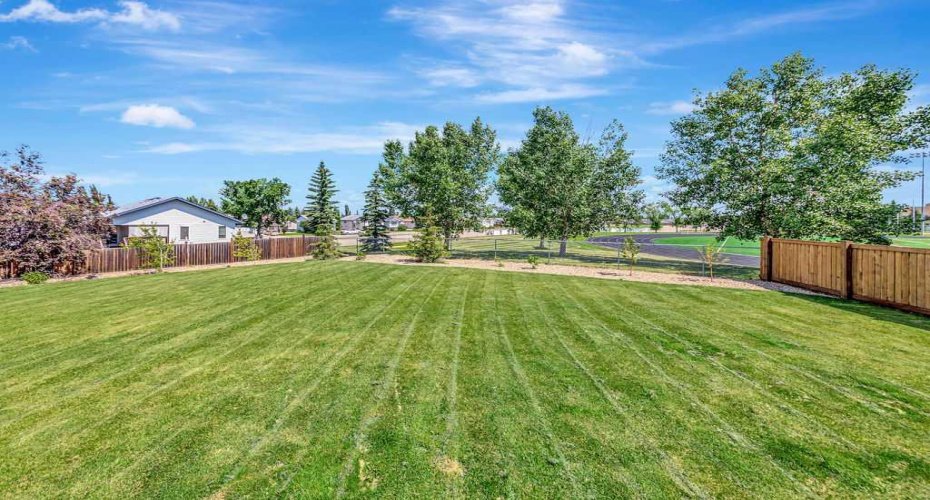 3805 70 Avenue, Lloydminster, Alberta T9V 3T2, 5 Bedroom Bedrooms, 0 ,4 BathroomBathrooms,Residential,For Sale,70,0,A2328273