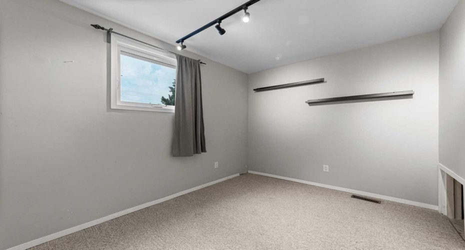 Bedroom Main Floor