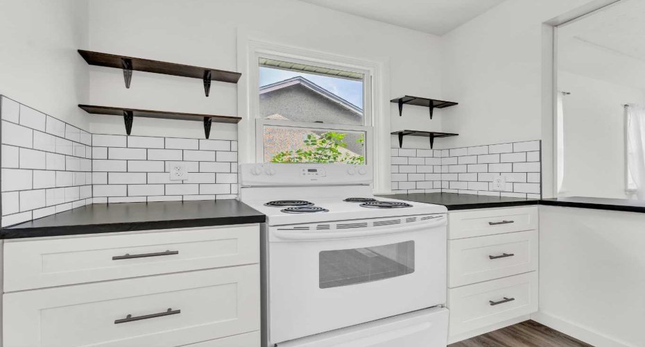 112 8 Street, Medicine Hat, Alberta T1A 4L6, 5 Bedroom Bedrooms, 0 ,2 BathroomBathrooms,Residential,For Sale,8,0,A2328294