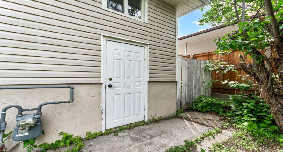 112 8 Street, Medicine Hat, Alberta T1A 4L6, 5 Bedroom Bedrooms, 0 ,2 BathroomBathrooms,Residential,For Sale,8,0,A2328294