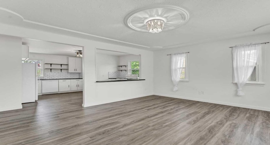 112 8 Street, Medicine Hat, Alberta T1A 4L6, 5 Bedroom Bedrooms, 0 ,2 BathroomBathrooms,Residential,For Sale,8,0,A2328294