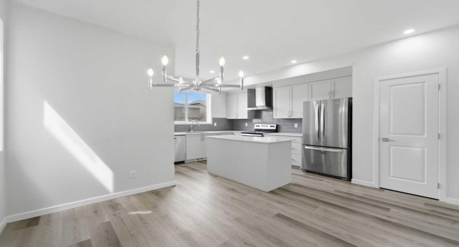 21 Corner Glen Row, Calgary, Alberta T3M 2L9, 5 Bedroom Bedrooms, 0 ,4 BathroomBathrooms,Residential,For Sale,Corner Glen,0,A2328306