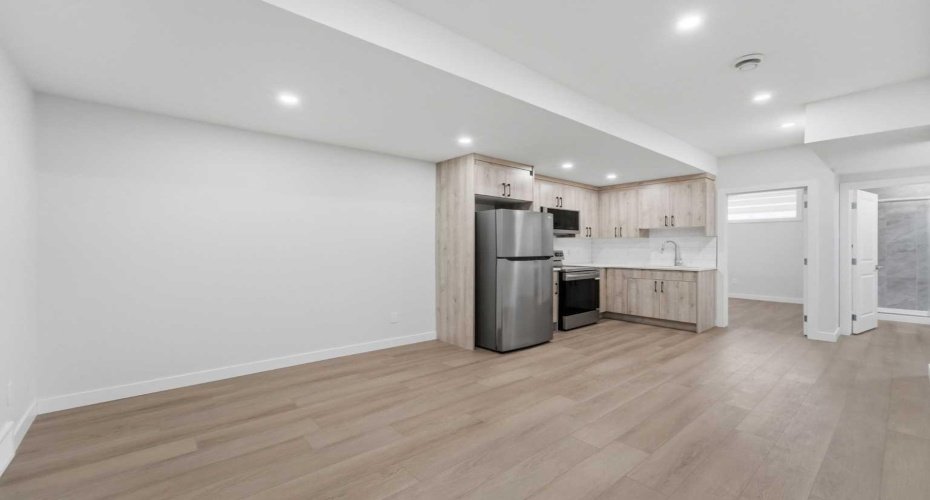 21 Corner Glen Row, Calgary, Alberta T3M 2L9, 5 Bedroom Bedrooms, 0 ,4 BathroomBathrooms,Residential,For Sale,Corner Glen,0,A2328306