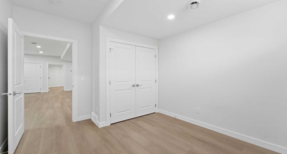 21 Corner Glen Row, Calgary, Alberta T3M 2L9, 5 Bedroom Bedrooms, 0 ,4 BathroomBathrooms,Residential,For Sale,Corner Glen,0,A2328306