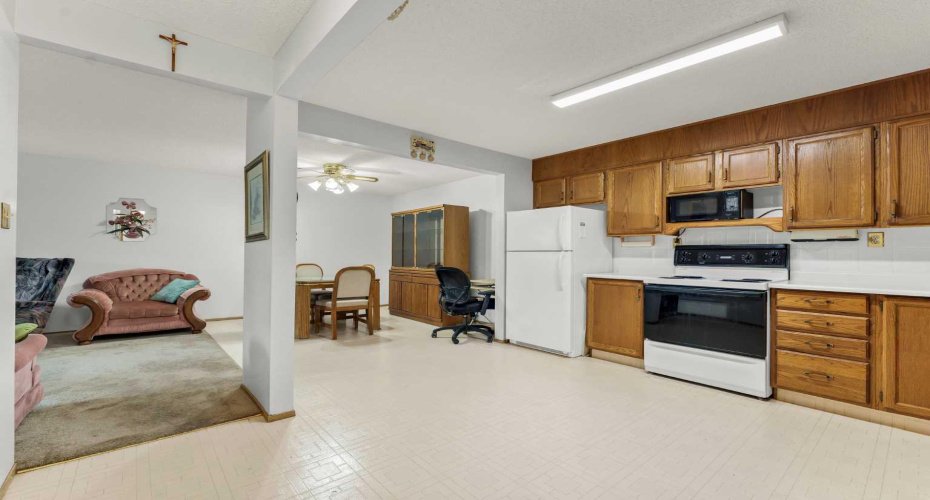 3090 15 Avenue, Medicine Hat, Alberta T1B 3Z3, 2 Bedroom Bedrooms, 0 ,2 BathroomBathrooms,Residential,For Sale,15,0,A2328316
