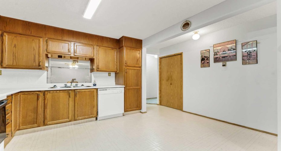 3090 15 Avenue, Medicine Hat, Alberta T1B 3Z3, 2 Bedroom Bedrooms, 0 ,2 BathroomBathrooms,Residential,For Sale,15,0,A2328316