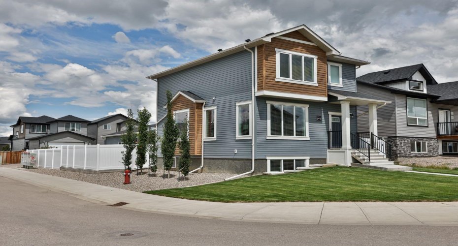 963 40 Avenue, Lethbridge, Alberta T1H7G9, 4 Bedroom Bedrooms, 0 ,4 BathroomBathrooms,Residential,For Sale,40,0,A2328317