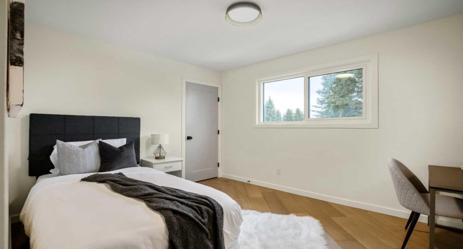 216 Oakridge Place, Calgary, Alberta T2V 1V2, 4 Bedroom Bedrooms, 0 ,4 BathroomBathrooms,Residential,For Sale,Oakridge,0,A2328339