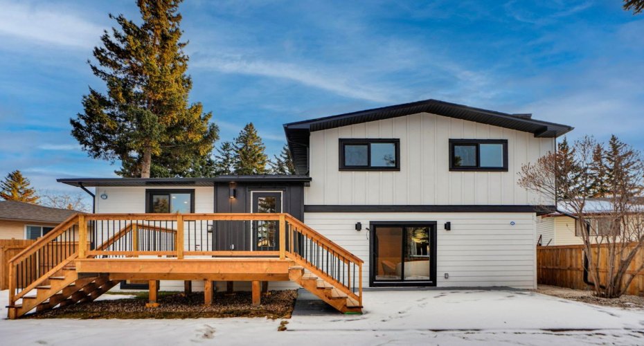 216 Oakridge Place, Calgary, Alberta T2V 1V2, 4 Bedroom Bedrooms, 0 ,4 BathroomBathrooms,Residential,For Sale,Oakridge,0,A2328339
