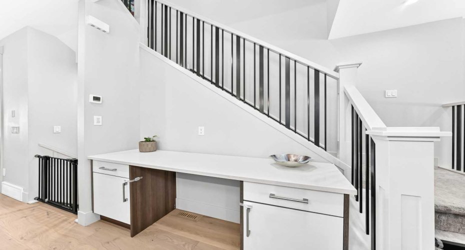218 26 Avenue, Calgary, Alberta T2M 2C9, 4 Bedroom Bedrooms, 0 ,4 BathroomBathrooms,Residential,For Sale,26,0,A2324934
