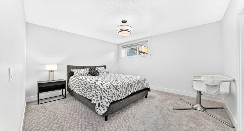 218 26 Avenue, Calgary, Alberta T2M 2C9, 4 Bedroom Bedrooms, 0 ,4 BathroomBathrooms,Residential,For Sale,26,0,A2324934