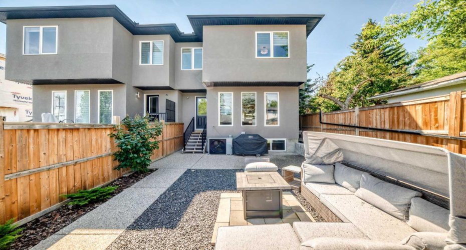 218 26 Avenue, Calgary, Alberta T2M 2C9, 4 Bedroom Bedrooms, 0 ,4 BathroomBathrooms,Residential,For Sale,26,0,A2324934