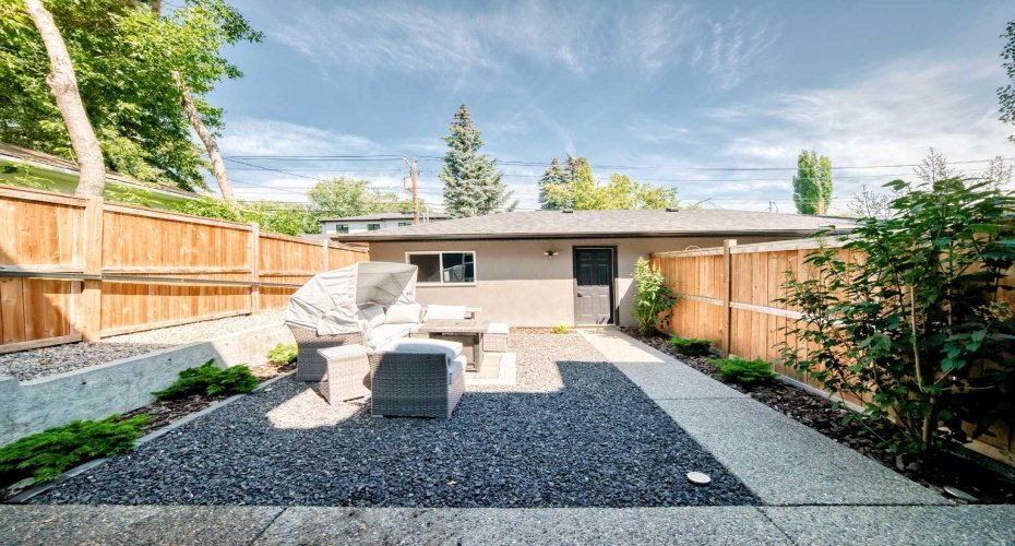 218 26 Avenue, Calgary, Alberta T2M 2C9, 4 Bedroom Bedrooms, 0 ,4 BathroomBathrooms,Residential,For Sale,26,0,A2324934