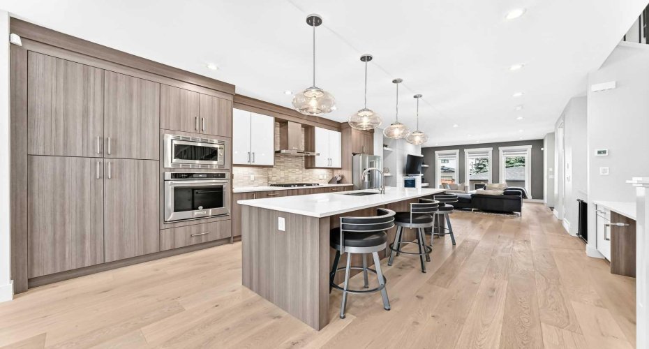 218 26 Avenue, Calgary, Alberta T2M 2C9, 4 Bedroom Bedrooms, 0 ,4 BathroomBathrooms,Residential,For Sale,26,0,A2324934