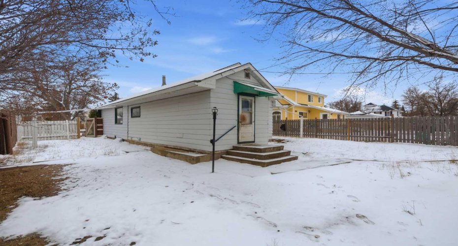 224 1 Street, Vulcan, Alberta T0L2B0, 2 Bedroom Bedrooms, 0 ,1 BathroomBathrooms,Residential,For Sale,1,0,A2328347