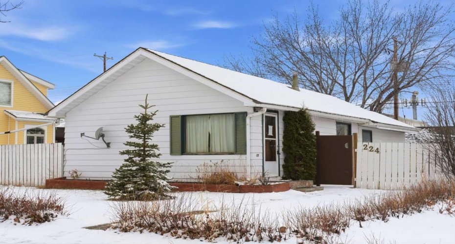 224 1 Street, Vulcan, Alberta T0L2B0, 2 Bedroom Bedrooms, 0 ,1 BathroomBathrooms,Residential,For Sale,1,0,A2328347