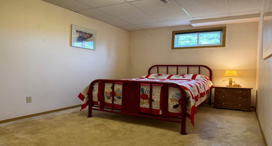 Bedroom - basement