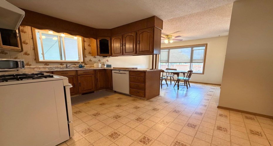 530 20 Street, Wainwright, Alberta T9W 1H8, 3 Bedroom Bedrooms, 0 ,2 BathroomBathrooms,Residential,For Sale,20,0,A2325242