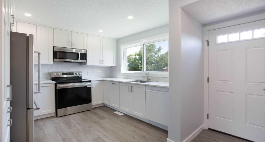 68 Abergale Way, Calgary, Alberta T2A 6H7, 3 Bedroom Bedrooms, 0 ,2 BathroomBathrooms,Residential,For Sale,Abergale,0,A2325354