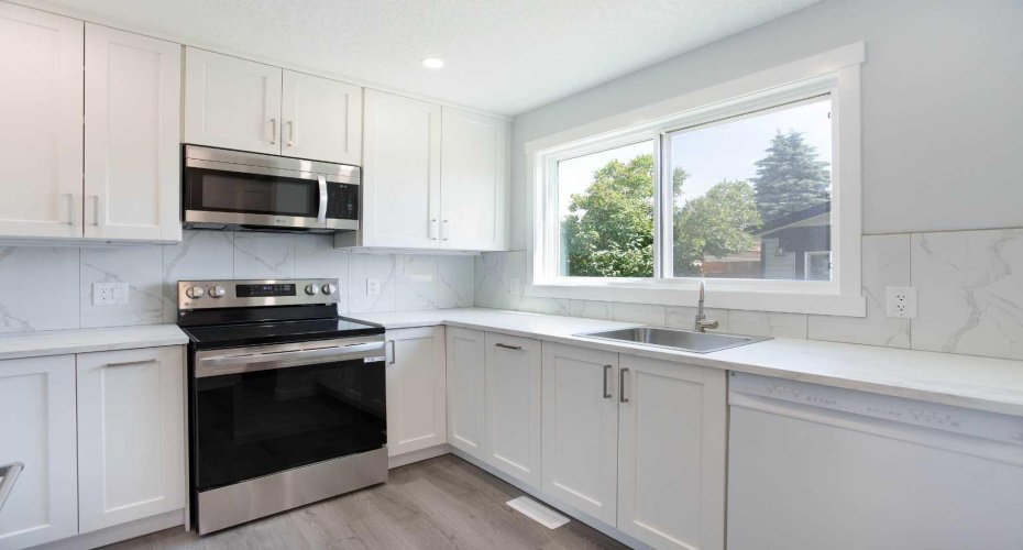 68 Abergale Way, Calgary, Alberta T2A 6H7, 3 Bedroom Bedrooms, 0 ,2 BathroomBathrooms,Residential,For Sale,Abergale,0,A2325354