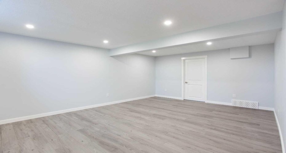 68 Abergale Way, Calgary, Alberta T2A 6H7, 3 Bedroom Bedrooms, 0 ,2 BathroomBathrooms,Residential,For Sale,Abergale,0,A2325354