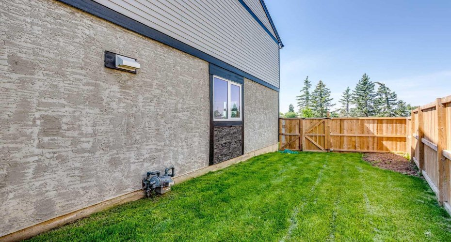 68 Abergale Way, Calgary, Alberta T2A 6H7, 3 Bedroom Bedrooms, 0 ,2 BathroomBathrooms,Residential,For Sale,Abergale,0,A2325354