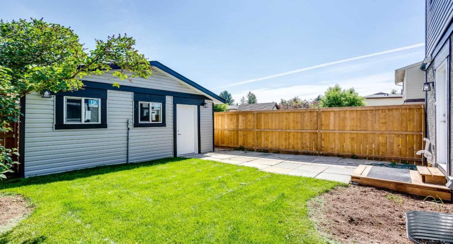 68 Abergale Way, Calgary, Alberta T2A 6H7, 3 Bedroom Bedrooms, 0 ,2 BathroomBathrooms,Residential,For Sale,Abergale,0,A2325354