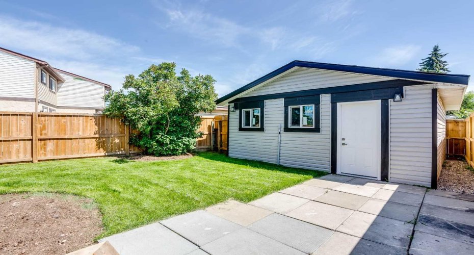 68 Abergale Way, Calgary, Alberta T2A 6H7, 3 Bedroom Bedrooms, 0 ,2 BathroomBathrooms,Residential,For Sale,Abergale,0,A2325354