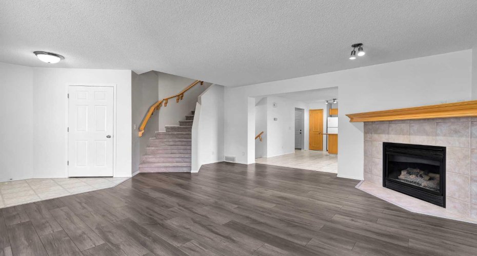 203 Covemeadow Crescent, Calgary, Alberta T3K6B1, 3 Bedroom Bedrooms, 0 ,2 BathroomBathrooms,Residential,For Sale,Covemeadow,0,A2325400