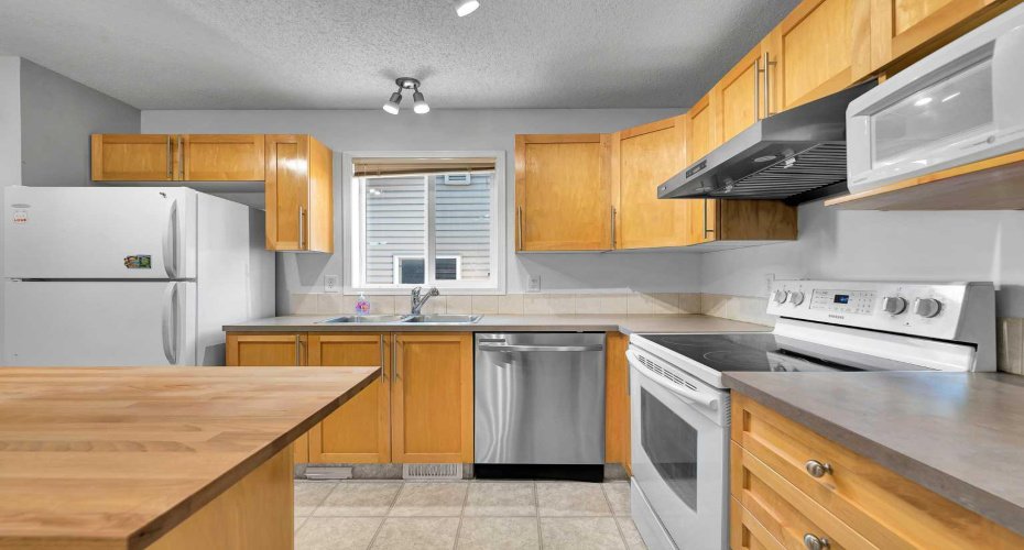203 Covemeadow Crescent, Calgary, Alberta T3K6B1, 3 Bedroom Bedrooms, 0 ,2 BathroomBathrooms,Residential,For Sale,Covemeadow,0,A2325400