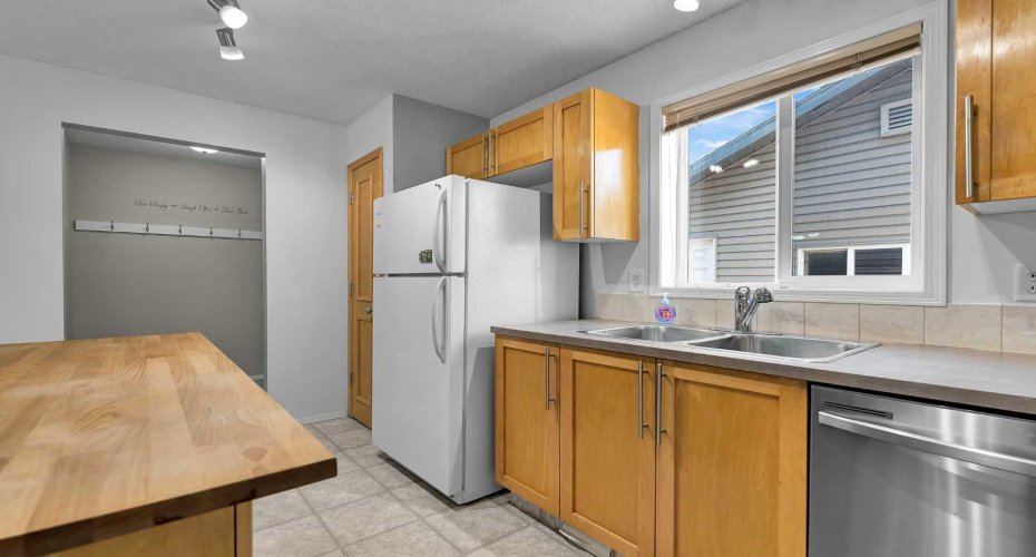 203 Covemeadow Crescent, Calgary, Alberta T3K6B1, 3 Bedroom Bedrooms, 0 ,2 BathroomBathrooms,Residential,For Sale,Covemeadow,0,A2325400