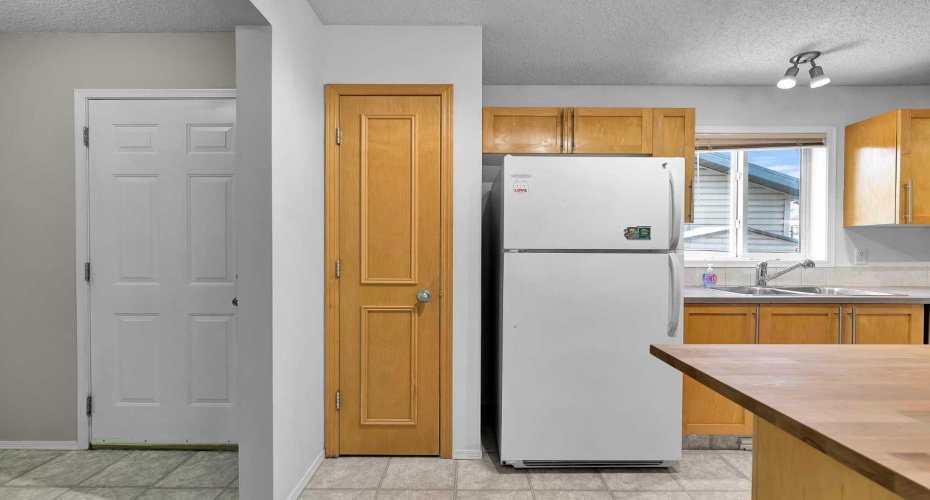 203 Covemeadow Crescent, Calgary, Alberta T3K6B1, 3 Bedroom Bedrooms, 0 ,2 BathroomBathrooms,Residential,For Sale,Covemeadow,0,A2325400