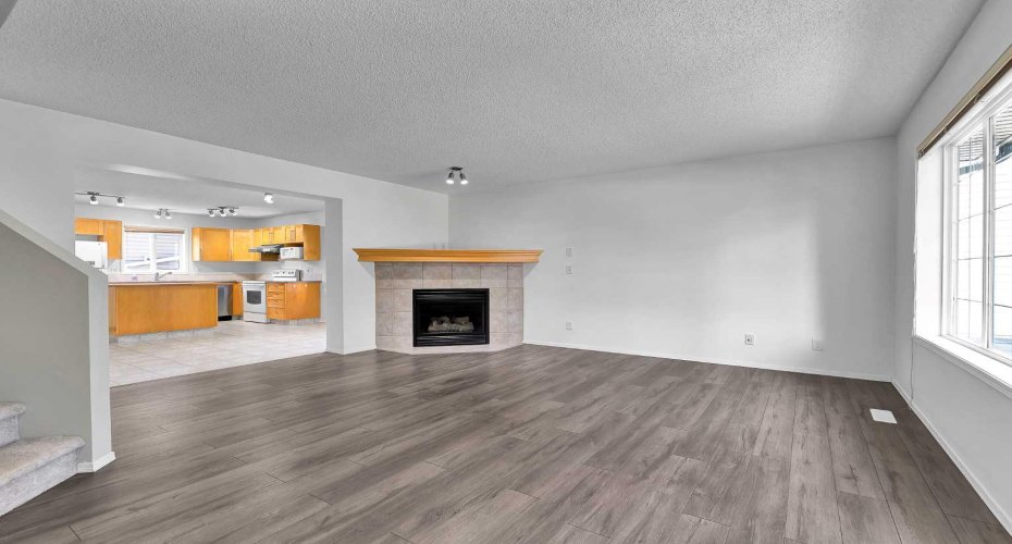 203 Covemeadow Crescent, Calgary, Alberta T3K6B1, 3 Bedroom Bedrooms, 0 ,2 BathroomBathrooms,Residential,For Sale,Covemeadow,0,A2325400