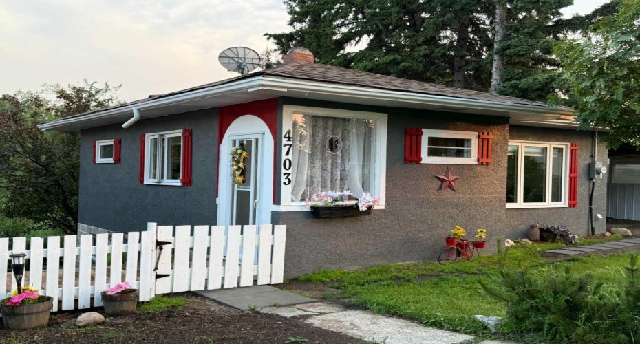 4703 47 Avenue, Myrnam, Alberta T0B 3K0, 1 Bedroom Bedrooms, 0 ,1 BathroomBathrooms,Residential,For Sale,47,0,A2325491