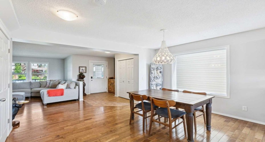 147 Sunset Cove, Cochrane, Alberta T4C 0C8, 4 Bedrooms Bedrooms, ,4 BathroomsBathrooms,Residential,For Sale,Sunset,A2328359