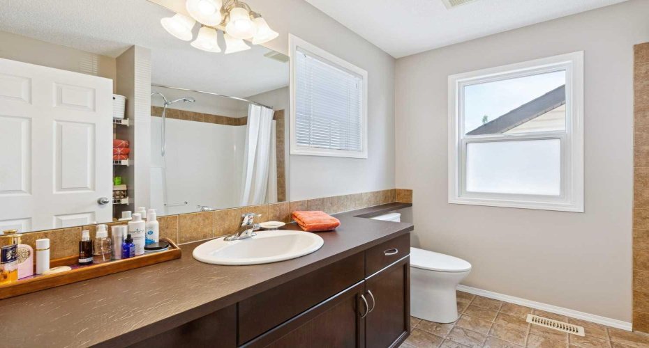 147 Sunset Cove, Cochrane, Alberta T4C 0C8, 4 Bedrooms Bedrooms, ,4 BathroomsBathrooms,Residential,For Sale,Sunset,A2328359
