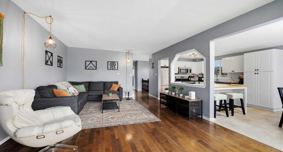 8A Arlington Bay, Calgary, Alberta T2H 2B2, 4 Bedroom Bedrooms, 0 ,2 BathroomBathrooms,Residential,For Sale,Arlington,0,A2325523