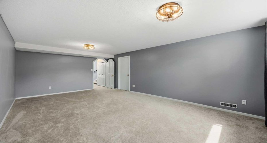 8A Arlington Bay, Calgary, Alberta T2H 2B2, 4 Bedroom Bedrooms, 0 ,2 BathroomBathrooms,Residential,For Sale,Arlington,0,A2325523