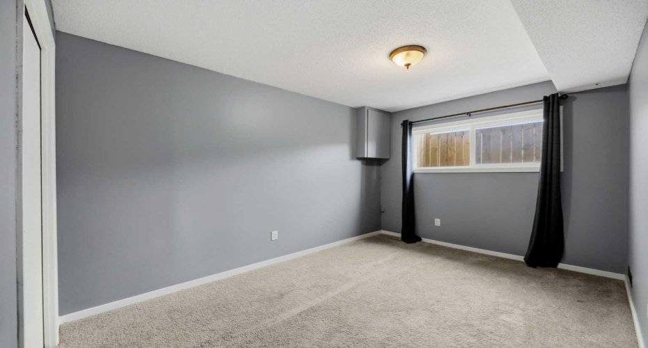 8A Arlington Bay, Calgary, Alberta T2H 2B2, 4 Bedroom Bedrooms, 0 ,2 BathroomBathrooms,Residential,For Sale,Arlington,0,A2325523