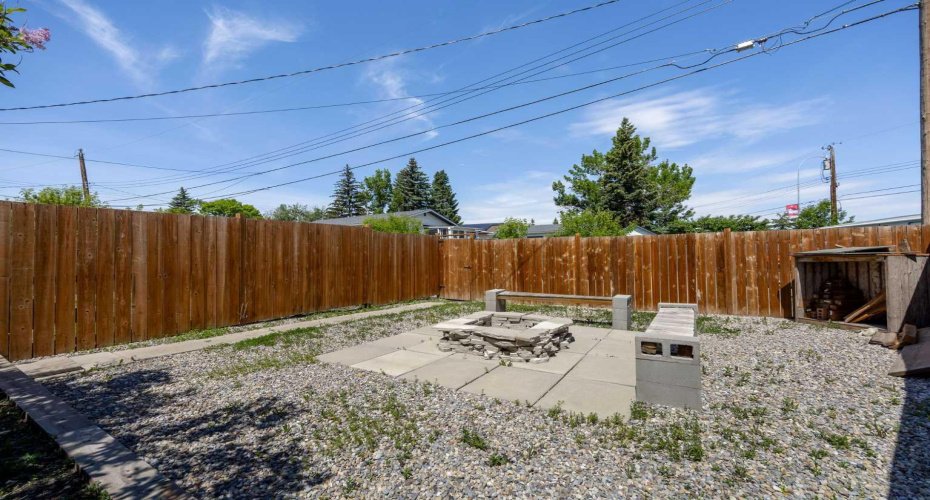8A Arlington Bay, Calgary, Alberta T2H 2B2, 4 Bedroom Bedrooms, 0 ,2 BathroomBathrooms,Residential,For Sale,Arlington,0,A2325523