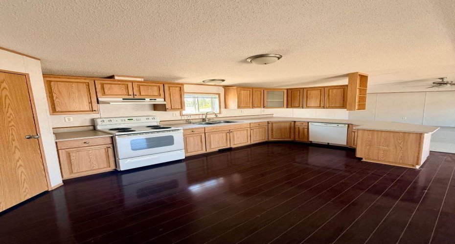 11001 103 Street, La Crete, Alberta T0H2H0, 3 Bedroom Bedrooms, 0 ,2 BathroomBathrooms,Residential,For Sale,103 Street,0,A2328361