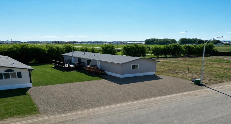 11001 103 Street, La Crete, Alberta T0H2H0, 3 Bedroom Bedrooms, 0 ,2 BathroomBathrooms,Residential,For Sale,103 Street,0,A2328361