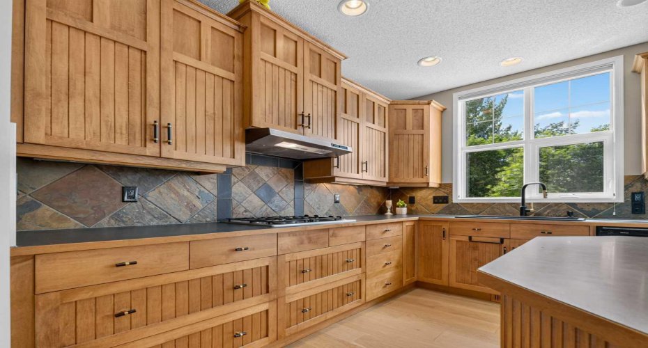 124 Valley Creek Crescent, Calgary, Alberta T3B 5V3, 4 Bedroom Bedrooms, 0 ,3 BathroomBathrooms,Residential,For Sale,Valley Creek,0,A2325536